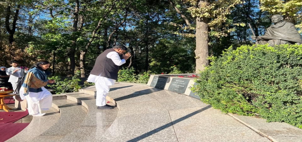 On the occasion of Gandhi Jayanti and International Day of Non-Violence,  Ambassador Singh, Ms. Richa Rao, Team India members and Kyrgyz Friends of India paid floral tributes at the statue of Mahatma Gandhi located at ‘Mahatma Gandhi” Memorial Complex, Bishkek